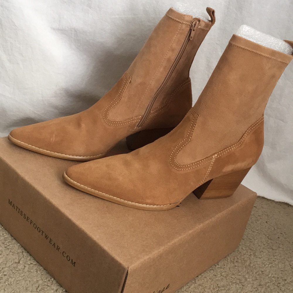 FLASH NATURAL SUEDE LEATHER POINTED MID-CALF BOOTS